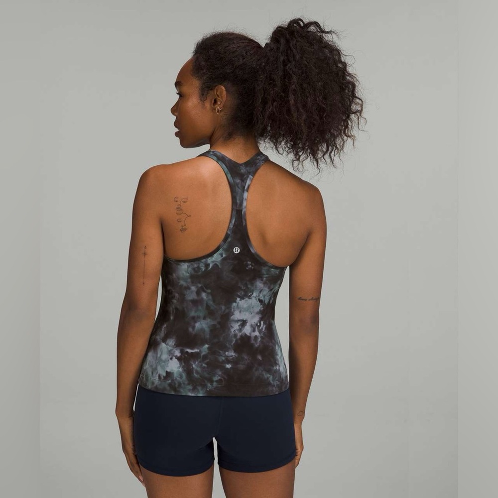 Lululemon Cool Racerback Short Tank Top in Diamond Dye Silver Blue Size 2